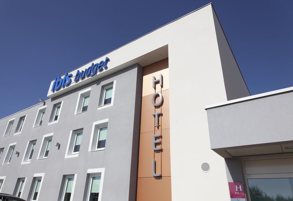 Ibis Budget Cherbourg - La Glacerie Exterior photo